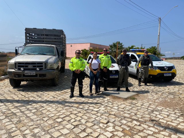 Secretaria de Mobilidade Urbana e Transporte, AF Servios, e Nore realizam fiscalizao para retirada de animais soltos na RN 016 