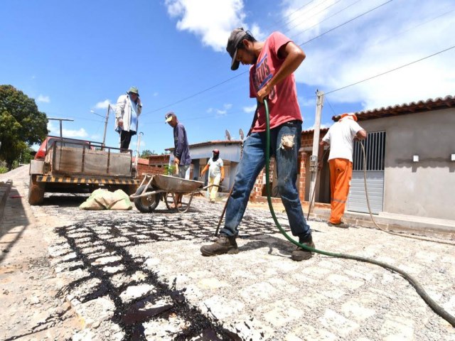 Prefeitura entrega mais nove ruas pavimentadas no Ass