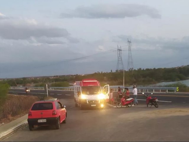 Acidente na BR 304: Queda de moto deixa uma pessoa com fratura no pé direito proximo a Acauã