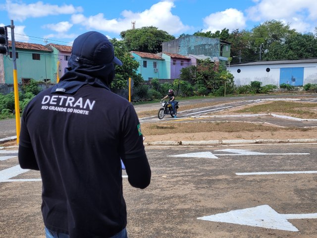 Detran aplica testes prticos de volante no interior do RN