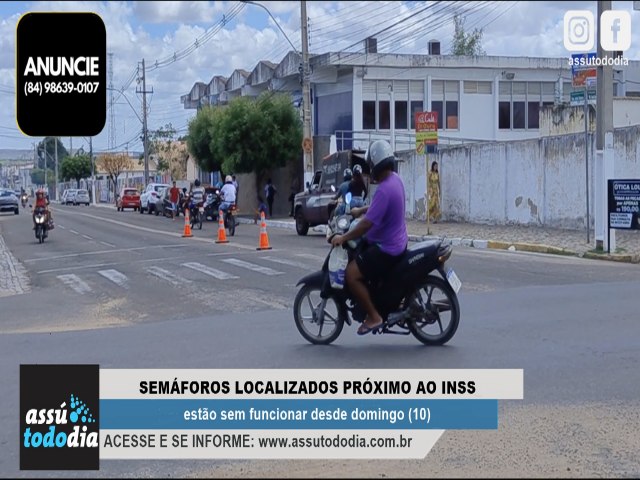 Semforos localizados prximo ao INSS esto sem funcionar desde domingo