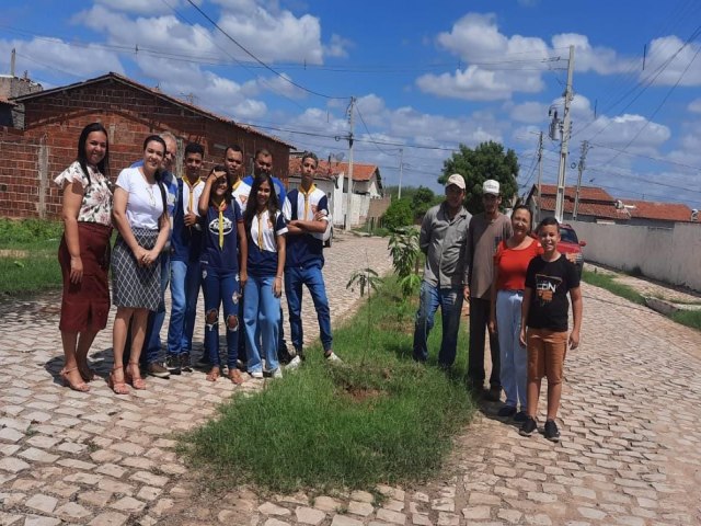 Secretaria do Meio Ambiente com o clube dos Desbravadores realizaram uma ao de plantio de mudas