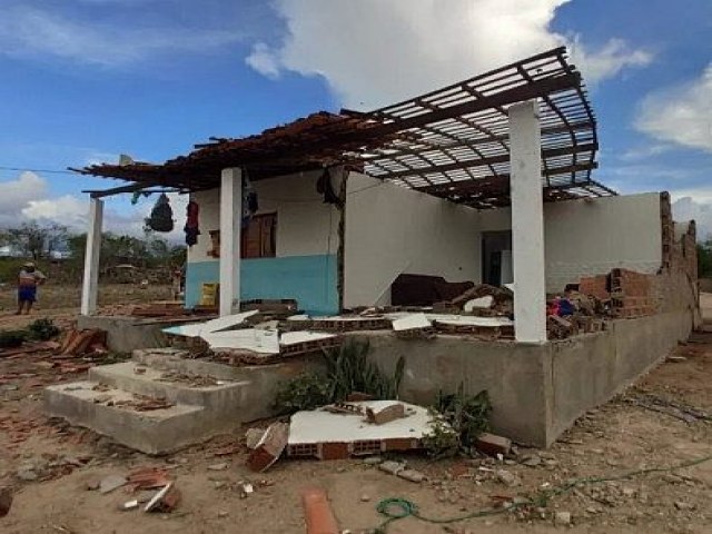 Tornado atingiu 17 residências em cidade no estado de Alagoas