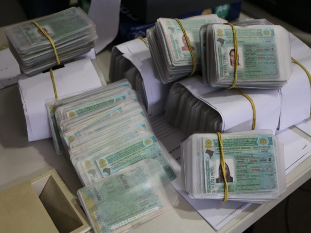 Mais de 2 mil Carteiras de Habilitao aguardam para serem retiradas no DETRAN, em Mossor 