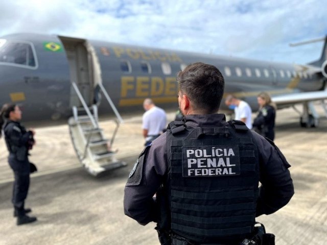 Presos de Mossor so transferidos para penitenciria do Paran