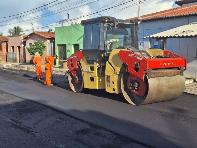 Prefeitura inicia obras de pavimentao asfltica na rua Francisco Belo de Oliveira