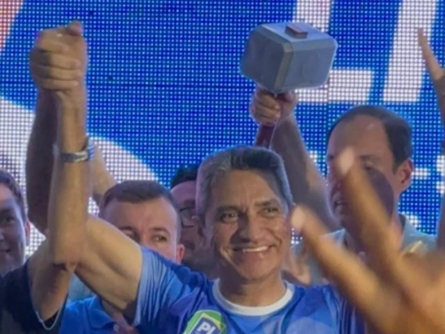 Taveira anuncia Salatiel de Souza como pr-candidato em Parnamirim