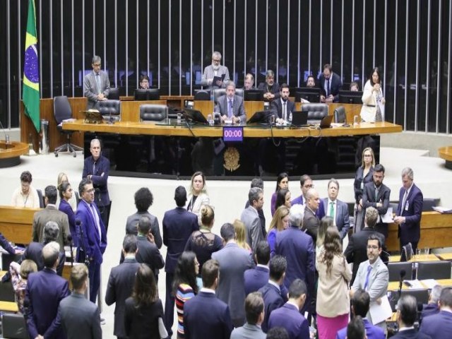 Cmara aprova permisso para aes emergenciais do governo contra a seca no Semirido