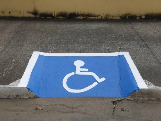 Senado aprova projeto de Contarato que torna infrao gravssima estacionar em acesso a rampa para pessoas com deficincia