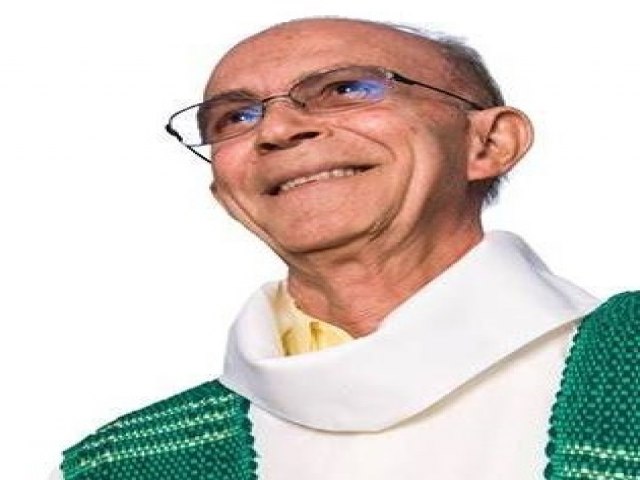 Padre Canind volta a ser internado na UTI e estado de sade  considerado grave