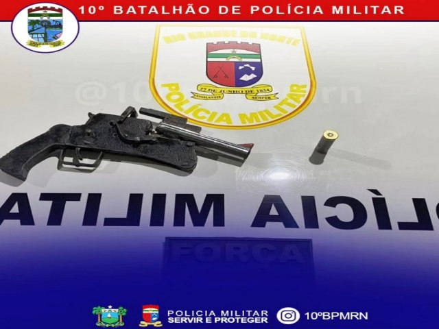  Homem  preso por porte ilegal de arma de fogo em Ass