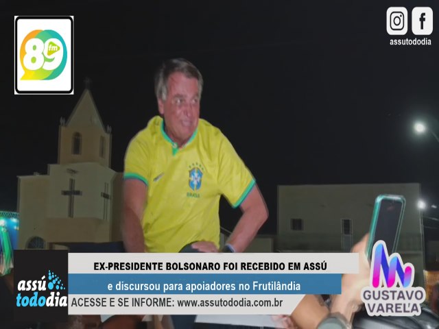 Ex-presidente Bolsonaro foi recebido por apoiadores em Ass e discursou no bairro Frutilndia 