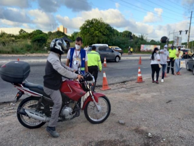 Mais da metade dos proprietrios de motocicleta no tem habilitao