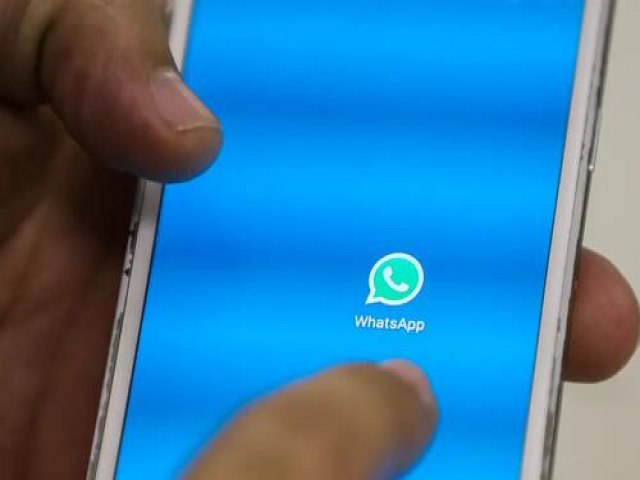 Bolsa Famlia: CAIXA alerta beneficirios para golpes por SMS e WhatsApp