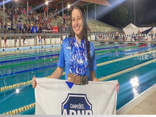 Beatriz Soeiro conquista vrias medalhas no Norte-Nordeste de Natao em Manaus