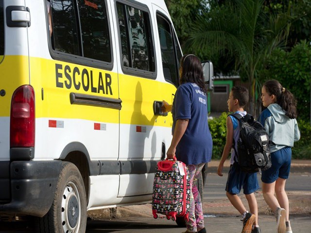 Projeto prope sensores de movimento em vans escolares  