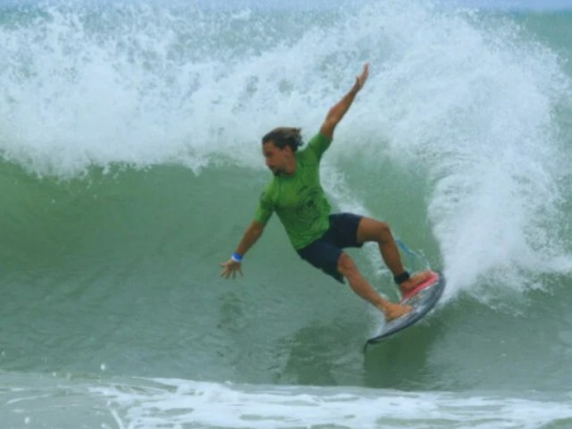 Confira os campees do Circuito Banco do Brasil de Surfe na praia de Miami em Natal