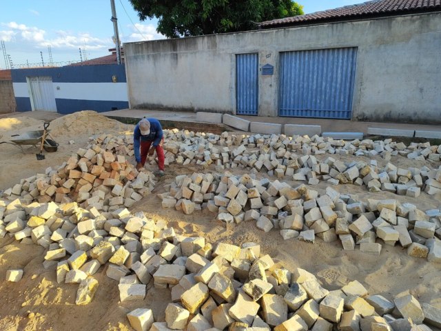 Prefeitura do Ass avana com pavimentao no Bairro Frutilndia