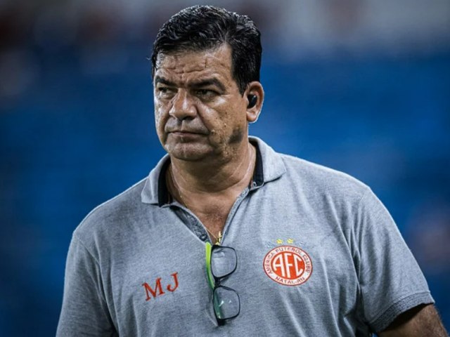 Am�rica-RN anuncia sa�da do t�cnico Moacir J�nior