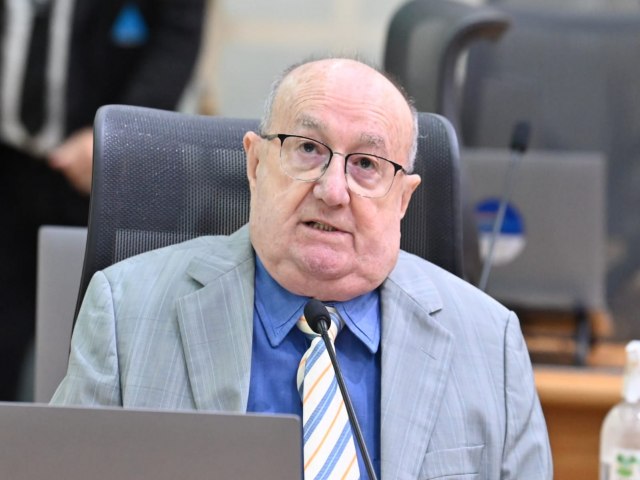 Jos� Dias critica urg�ncia em projetos do Governo e alerta para impacto no com�rcio