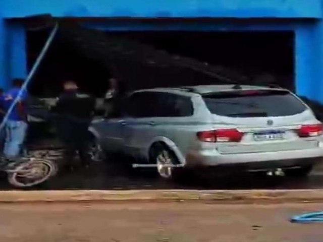 PM prende motorista embriagado que invadiu estabelecimento comercial no Distrito So Jos do Araguaia