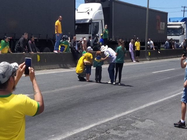 STF determina a polcias que atuem contra bloqueios bolsonaristas em Braslia