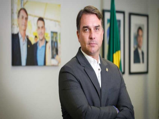 S Deus sabe consequncia de priso de Bolsonaro, diz Flvio