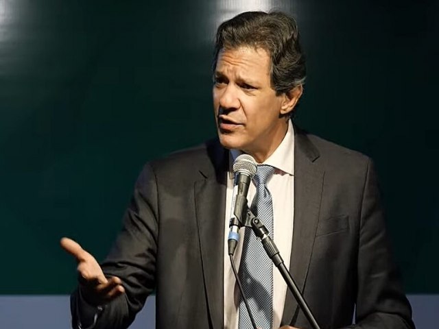 Haddad entrega a Lula propostas de iseno do IR e o 'Desenrola' programa de renegociao de dvidas