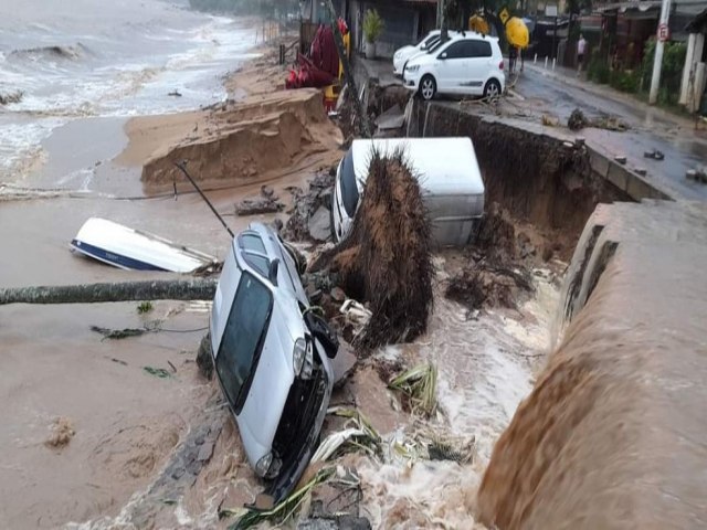 CHUVA BLOQUEIA RODOVIAS, CANCELA CARNAVAL E PROVOCA ALAGAMENTOS NO LITORAL DE SO PAULO; EM UBATUBA, CRIANA MORRE APS DESLIZAMENTO