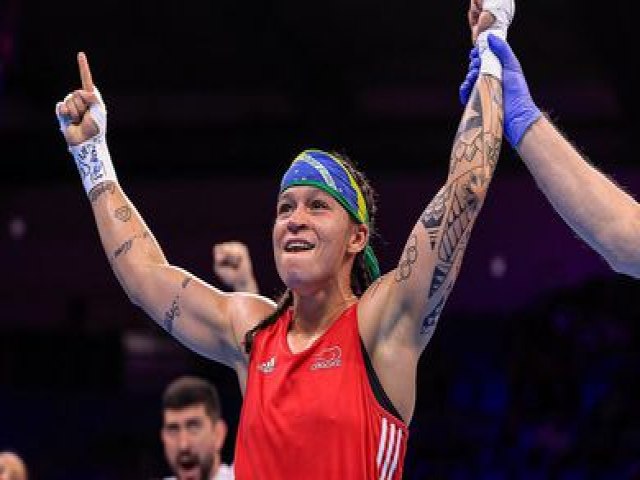 Brasileira  bi-campe mundial de boxe