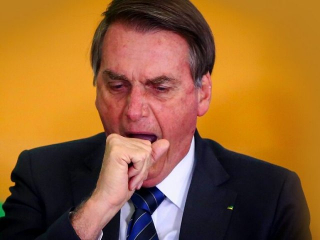 Bolsonaro e nove ex-assessores depem  PF sobre joias