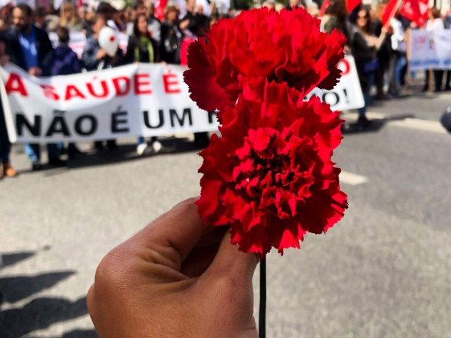 Legado do ps 25 de Abril exposto em Lisboa para celebrar a alegria de viver em democracia