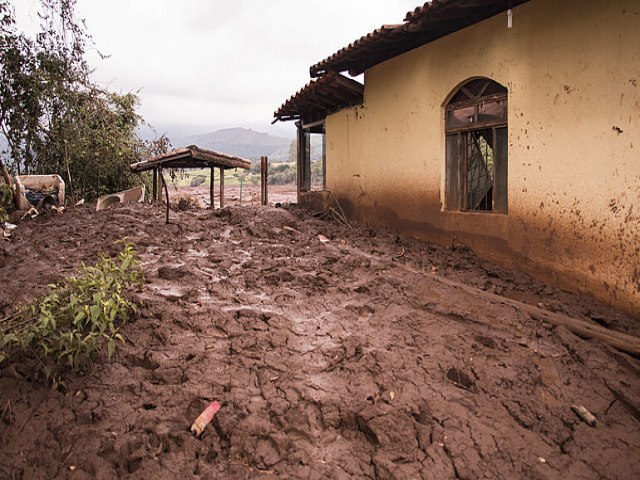 gua txica: cinco bacias brasileiras contaminadas pela minerao