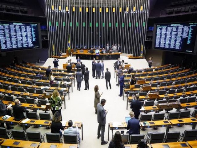 Coto parlamentar: quanto gastaram os deputados federais de Gois