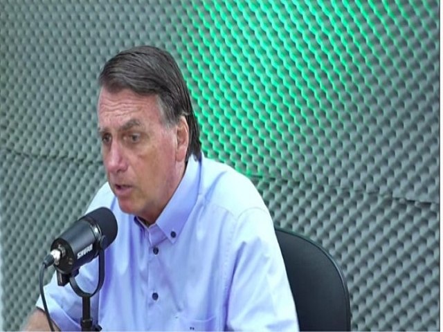 Bolsonaro nega que tenha mandado vender as joias e deve vir a Goinia