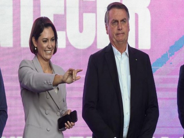 Jair Bolsonaro e as joias: entenda o caso que levar ex-presidente, Michelle e mais 6 pessoas a depor na PF