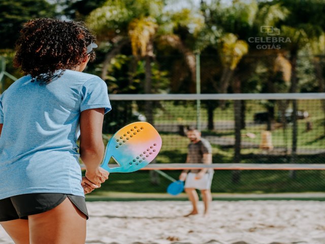 Diverso, sade e beach tennis