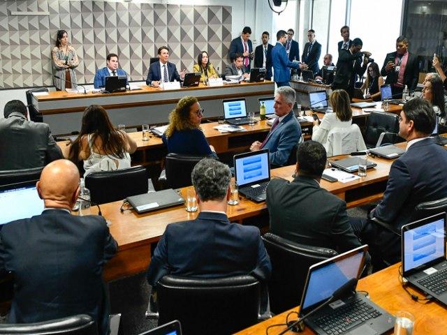 Entenda por quais crimes Bolsonaro e seus generais esto sendo indiciados na CPMI do 8 de janeiro Onze de Maio 18 de out