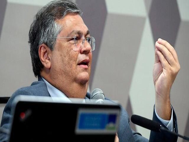 No vim aqui fazer debate poltico, diz Dino em sabatina no Senado