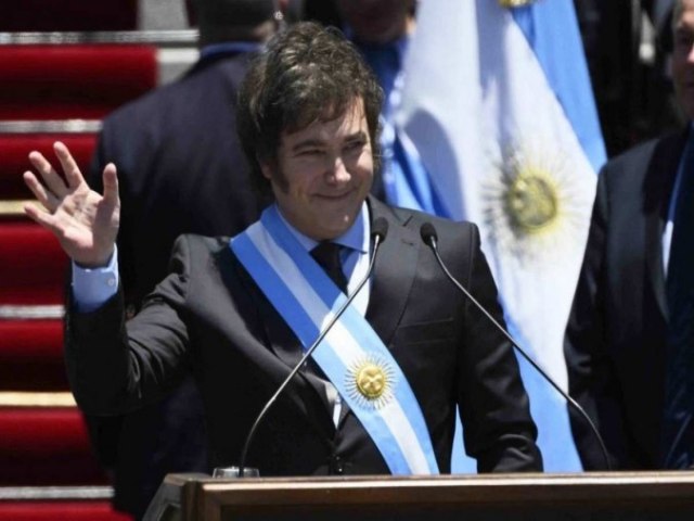 Justia da Argentina suspende reforma trabalhista de Milei