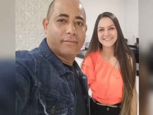 Cantora de forr e marido morrem afogados dentro de carro no Cear