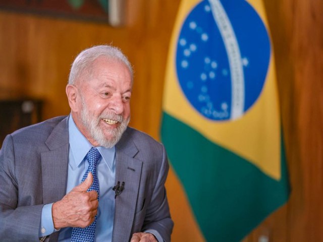 Queda na aprovao de Lula:  problema de governo, camarada