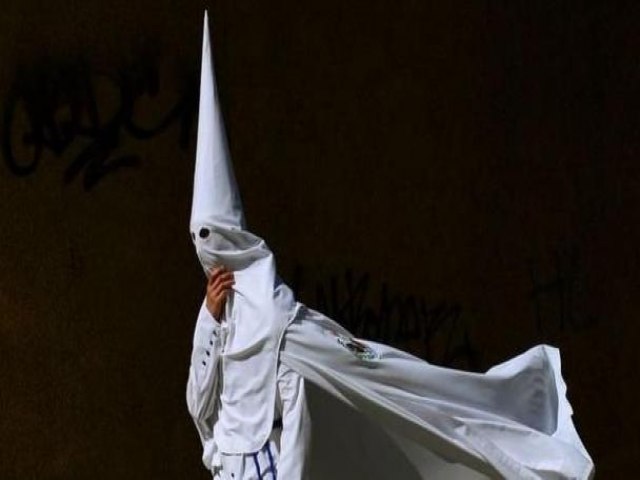 As origens do capirote, o curioso gorro pontudo usado por penitentes espanhis na Semana Santa