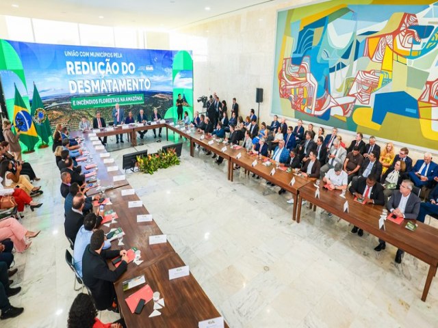 Governo rene municpios e anuncia R$ 730 milhes para combater a incndios e desmatamento na Amaznia