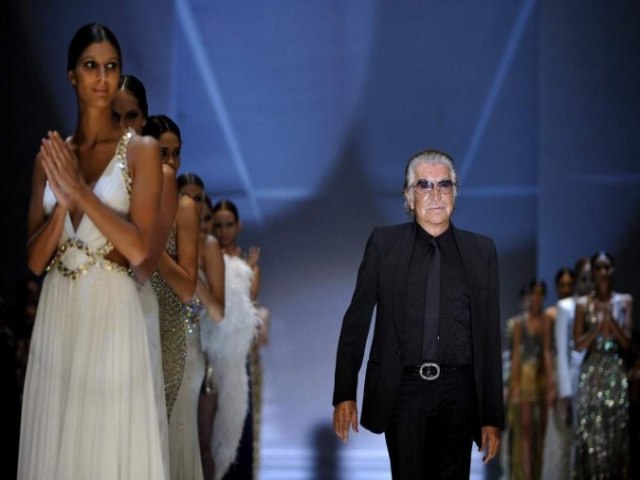 Morre o estilista italiano Roberto Cavalli, aos 83 anos