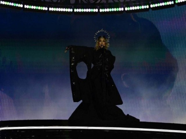 Madonna faz espetculo teatral para mais de 1,6 milho de pessoas no Rio