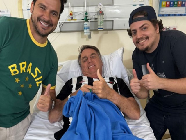 Bolsonaro volta a ser internado em Manaus com erisipela