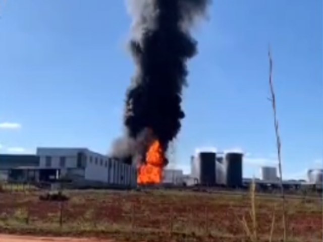 Incndio em polo petroqumico mata funcionrio e deixa 3 feridos em Gois