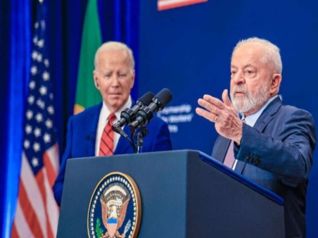 Lula v 'fragilidade' em Biden, mas diz que deciso de desistir cabe a ele