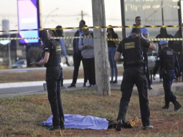 Homem  executado a tiros perto do Aeroporto de Braslia 